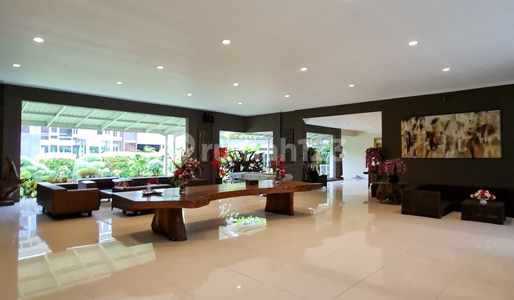 Rumah Dengan Fasilitas Lengkap dan Halaman Luas Di Bintaro 2