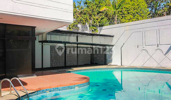 Luxury Home in a Strategic Location Ready to Occupy in Permata Hijau Luxury Home in a Strategic Location Ready to Occupy in Permata Hijau