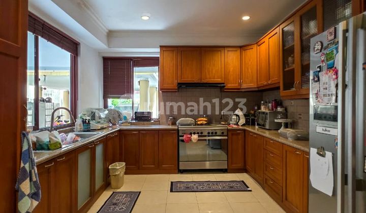 Rumah Murah SIap Huni Dengan Halaman luas di Cipete 2