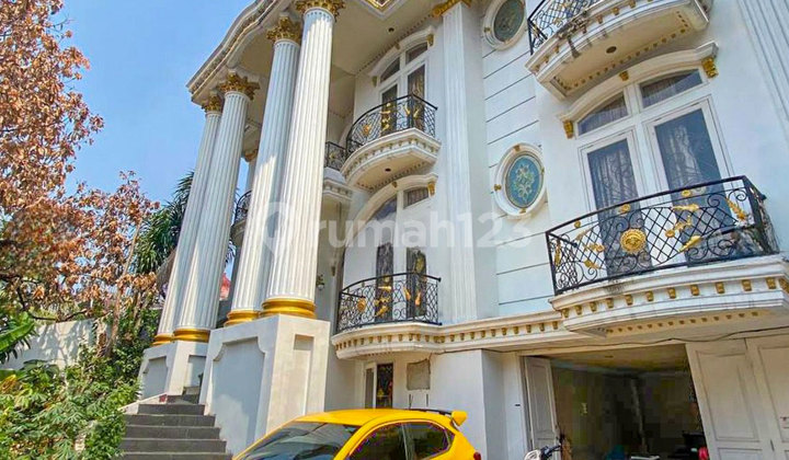 Rumah Mewah Di Pusat Kota Akses Mudah DiKramat Jakarta Pusat Rumah Mewah Di Pusat Kota Akses Mudah DiKramat Jakarta Pusat