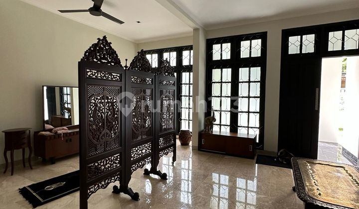 RUMAH DI HOEK SANGAT ASRI DAN NYAMAN DALAM KOMPLEK DI PEJATEN BARAT 2