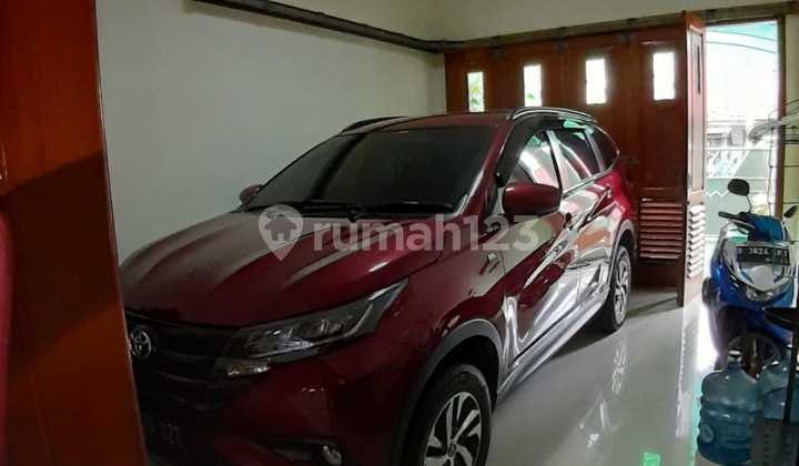 Rumah Dalam Komplek Nyaman Posisi Hoek Lokasi Strategis di Kalibata 2