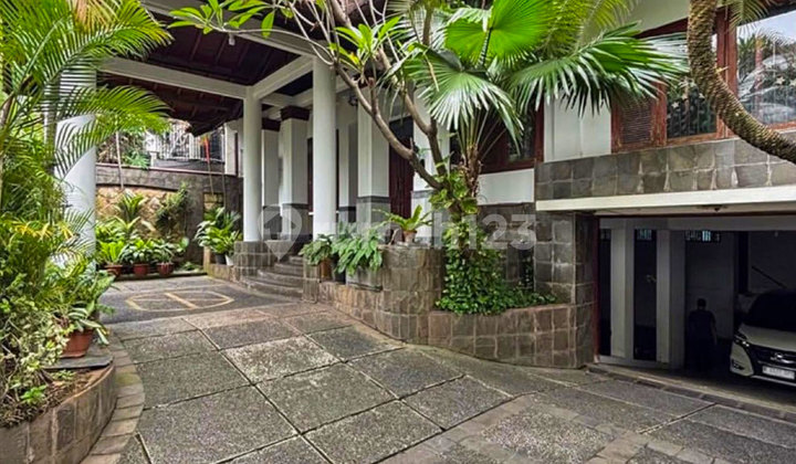 KEBAYORAN BARU MAIN AREA HOUSE NEAR SENOPATI & SCBD