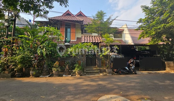 Rumah dengan Lokasi Tenang dan Startegis di Kebayoran Baru