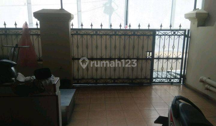Rumah Dijual 2 Lantai Dibawah Harga Pasar 2