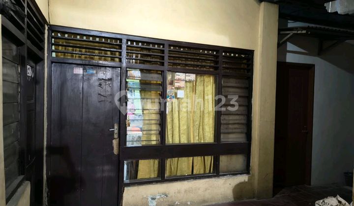 For sale on Galur Jaya Street, House