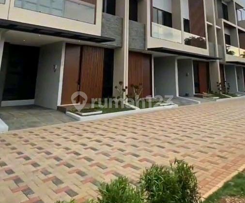 Rumah Mewah Lokasi Strategis Dijakarta 2