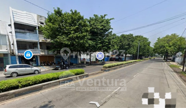 For Rent Business House at Zero Soekarno Hatta National Highway Pasuruan