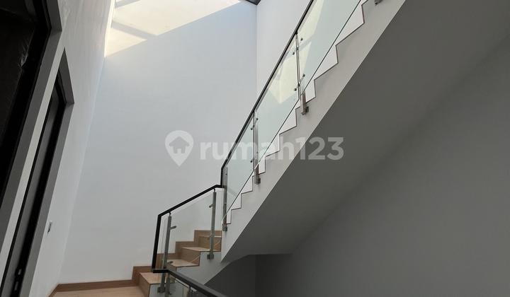 Hunian 3 Lantai Nempel Jakarta Dekat Lipo Mall Puri 2