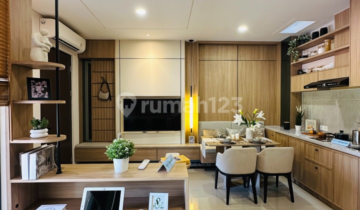 6x8 House - 3 Floors Located in the Center of Gading Serpong & BSD! 1