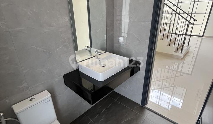 Rumah Modern dengan Lokasi Paling Premium Digading Serpong 2