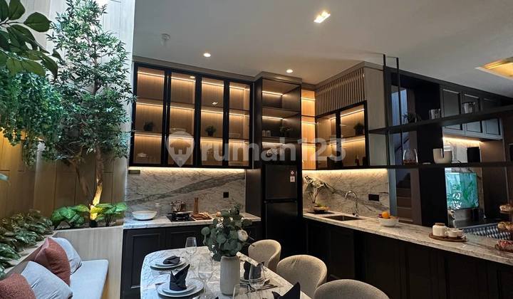 Hunian Nyaman & Asri Desain Modern Terbaru 3 Lantai Hunian Nyaman & Asri Desain Modern Terbaru 3 Lantai