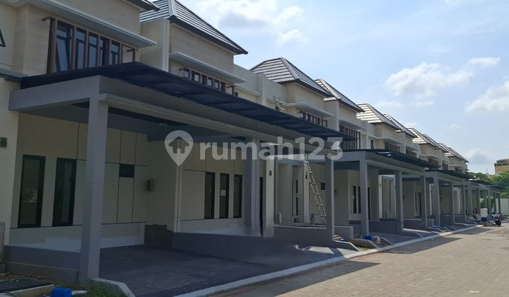Rumah Second Serasa Baru! 3 Lantai Dijantung Kota Tangerang!