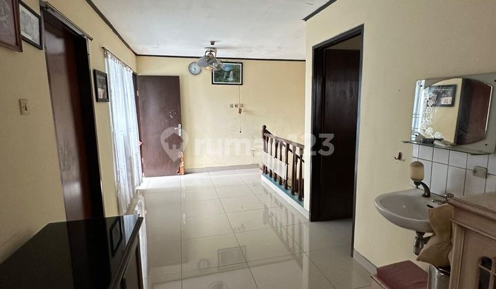 Termurah! Jual Cepat Rumah 2 Lantai di Dekat Stis 2