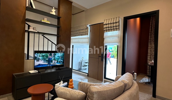 Hunian Compact 2 Lantai Selangkah ke Mall & Universitas Ternama!