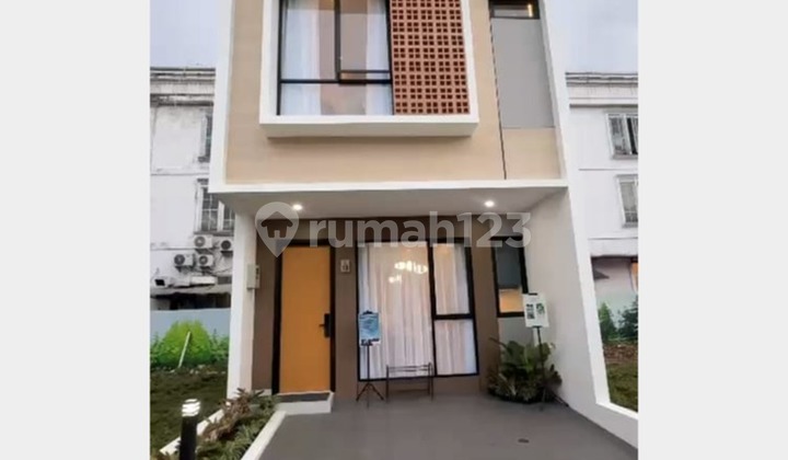 Minimalist House in the Heart of Tangerang City! Close Access to 3 Toll Gates!