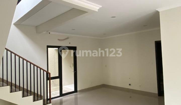 Posisi Hook! Sisa 1 Unit Rumah 2 Lantai di Kawasan Premium 3M-an