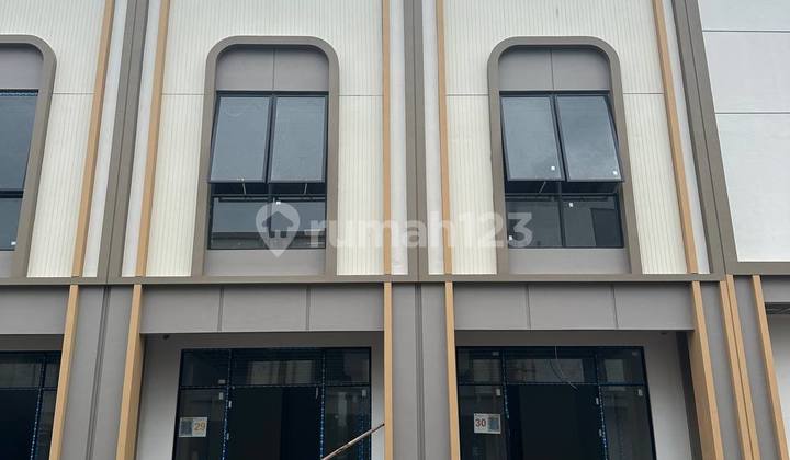 Ruko Il Lago 2 Lantai di Lokasi Premium Gading Serpong Hanya 2 M!