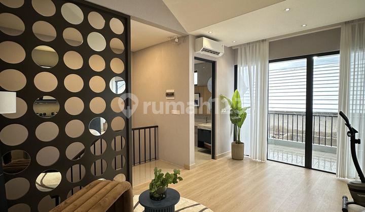 LAKU KERAS!!! Rumah 3 Lantai 4KT dan 4KM. DP Start 0% Di BSD 2