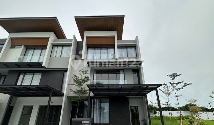 Luxury Home 3 Lantai Ardea BSD City - Private Pool & Lift Space!