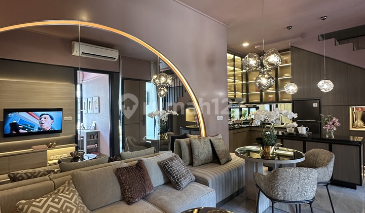 Cocok untuk Keluarga Muda Rumah 2 Lantai Lengkap Fasilitas Hijau Cocok untuk Keluarga Muda Rumah 2 Lantai Lengkap Fasilitas Hijau