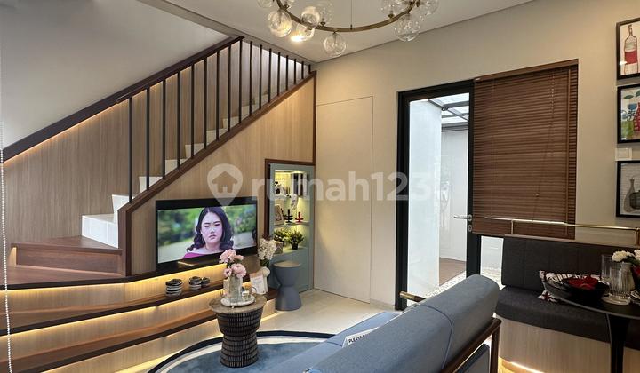 Rumah dengan Nuansa Resort Lake View Lokasi Emas!