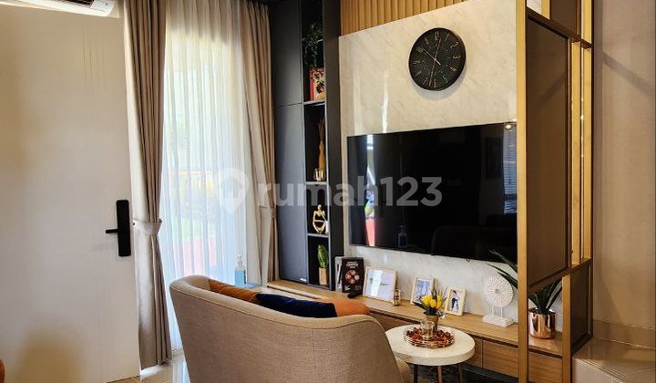 Turun Harga! Rumah 2 Lantai di Belakang Summarecon Mall Serpong