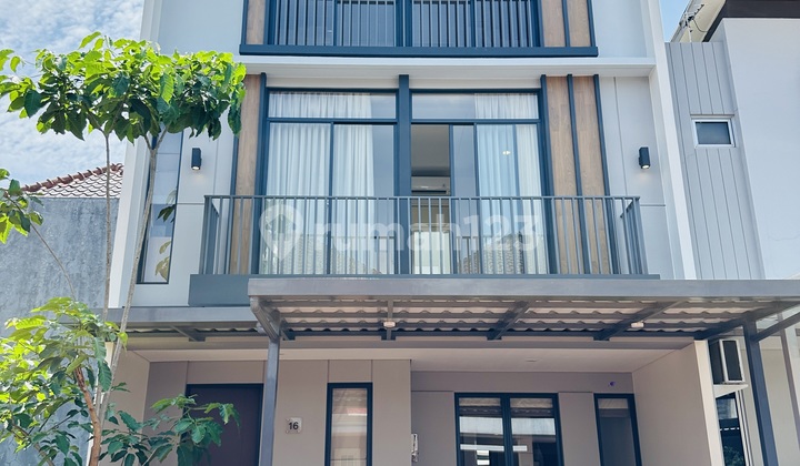 Rumah Terbaru Murah Gading Serpong 3 Lantai Harga Under 2 M! Rumah Terbaru Murah Gading Serpong 3 Lantai Harga Under 2 M!