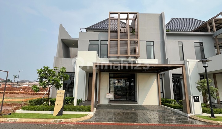 Unik Banget Rumah Premium Hadap Danau Langsung!