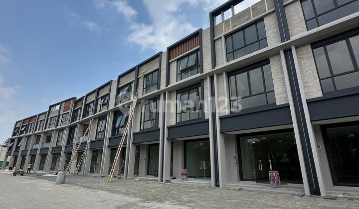 Ruko Siap Usaha 3 Lantai Hadap Jalan Selangkah ke Umn