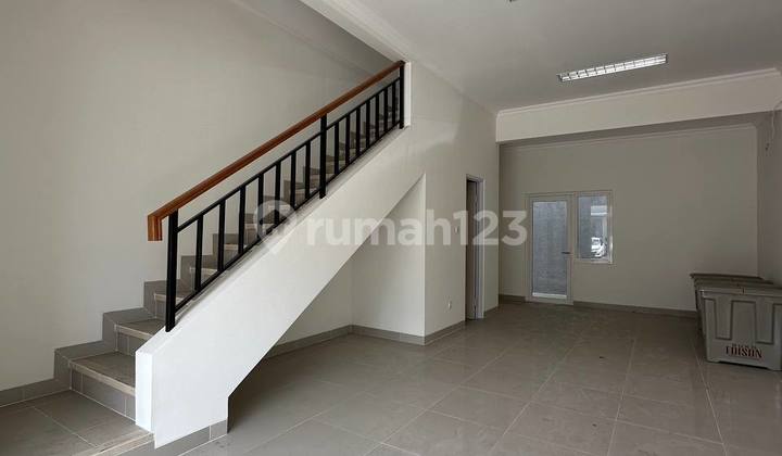 Ruko Siap Usaha 2 Lantai 2 Toilet Dikelilingi Hunian Mewah Ruko Siap Usaha 2 Lantai 2 Toilet Dikelilingi Hunian Mewah