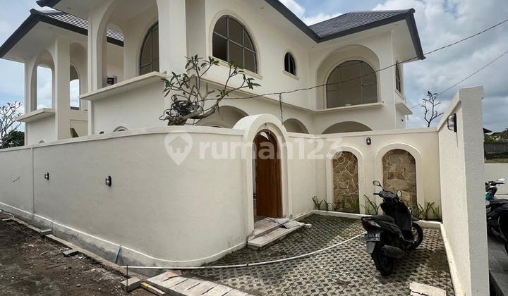 Villa available 2 Units Modern Villa in Canggu Buduk