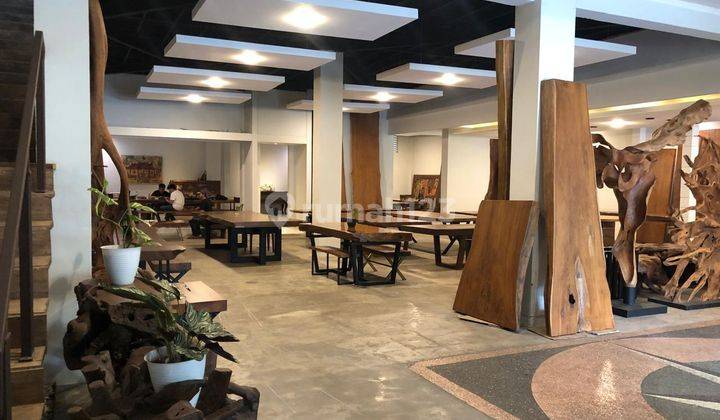 Ruang Usaha Strategis di Surya Sumantri Bandung 1