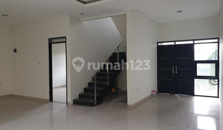 Rumah Cantik 2 Lantai di Pondok Hijau, Antapani, Bandung 2