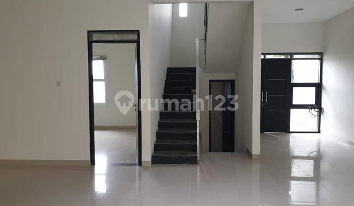 Rumah Cantik 2 Lantai di Pondok Hijau, Antapani, Bandung Rumah Cantik 2 Lantai di Pondok Hijau, Antapani, Bandung