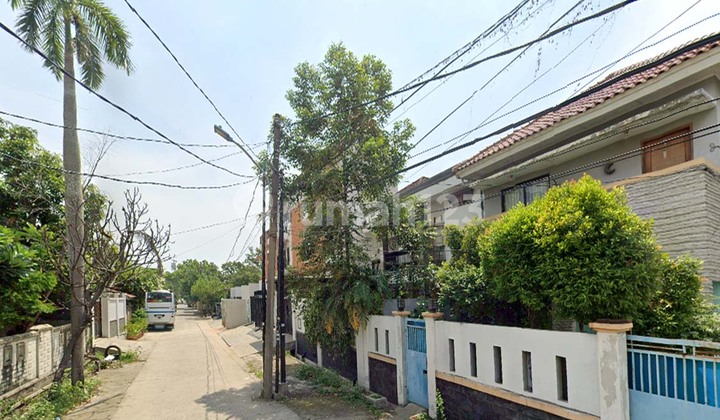 2-Story House in Hankam Joglo Kembangan, West Jakarta 2