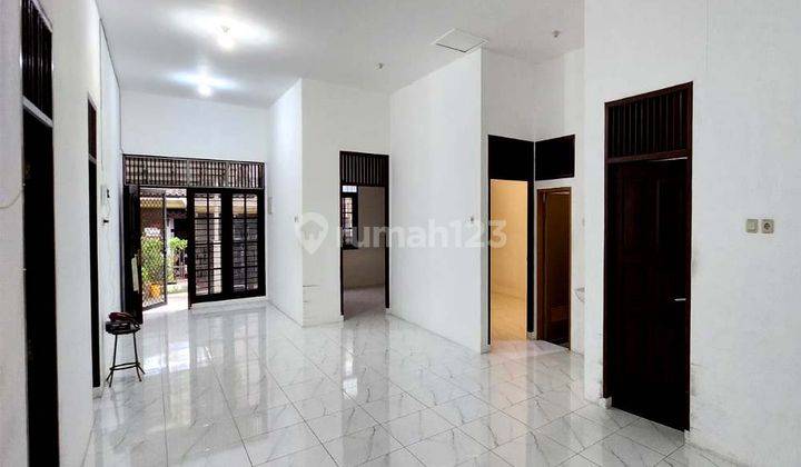 Rumah Cantik Siap Huni Taman Aries Meruya Utara Jakarta Barat 2