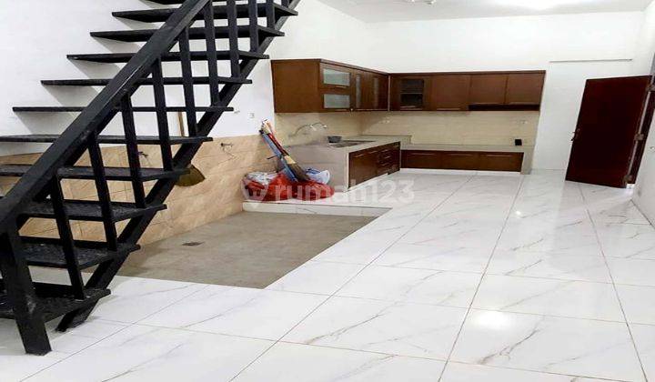 Rumah Cantik Siap Huni Taman Aries Meruya Utara Jakarta Barat 4