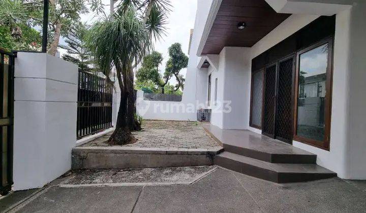 Rumah Hadap Timur Taman Kebon Jeruk Intercon Jakarta Barat 1