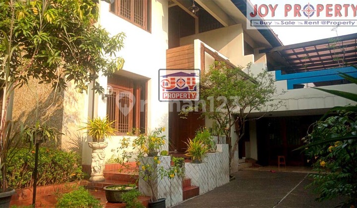 Rumah Seniman Asri Cluster Vaforit Intercon Jakarta Barat