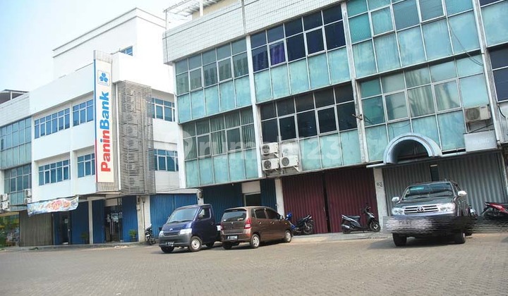 Ready-to-Use Shophouse at Intercon Plaza, Kembangan, West Jakarta 2