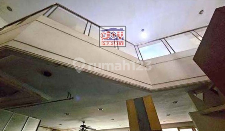 East-Facing House, Kebon Jeruk Park, Intercon, West Jakarta. 2