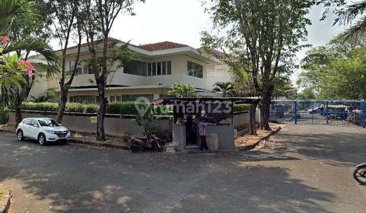 Rumah Hoek Taman Kebon Jeruk Intercon Jakarta Barat 1