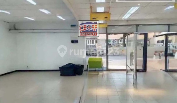 3-Storey Shop House in Meruya Ilir Raya Commercial Zone, West Jakarta 2