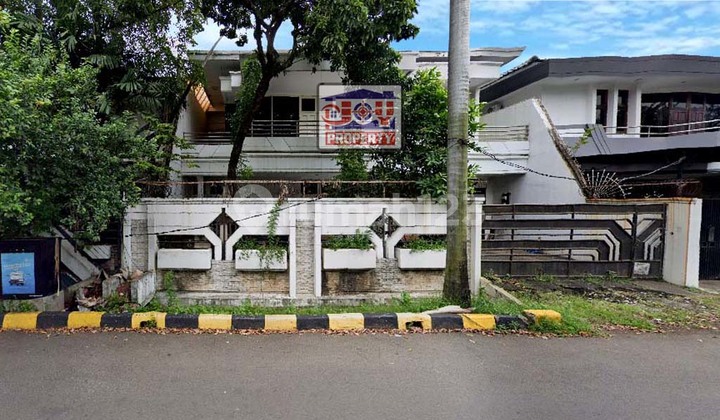 Rumah Hadap Timur Taman Kebon Jeruk Intercon Jakarta Barat