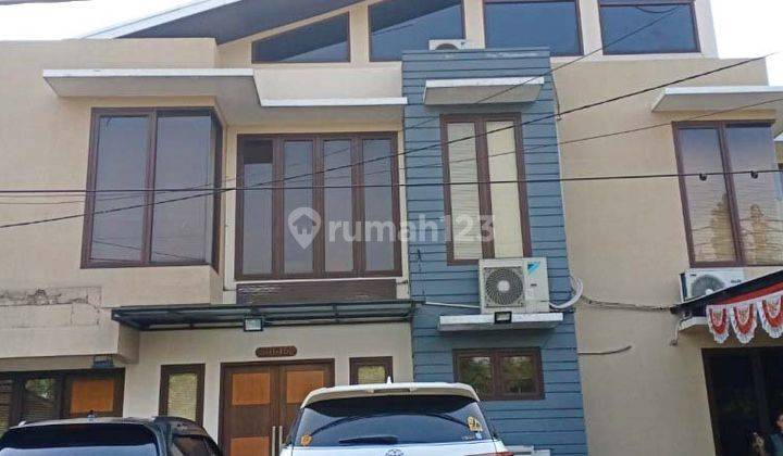 Rumah Cantik Bekas Kantor Kemang Pratama Bekasi Jawa Barat 1