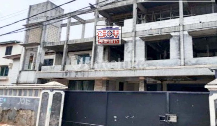 3-Storey House on Haji Taba Street, Duren Sawit, East Jakarta 2