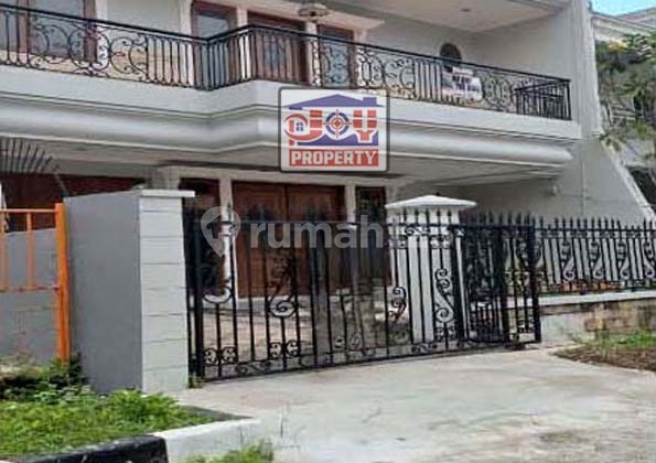 Minimalist House Cluster Intercon Complex West Jakarta