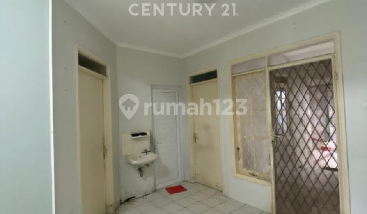 Green Valley Garden House For Immediate Rent