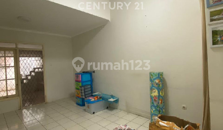 Green Valley Garden House For Immediate Rent